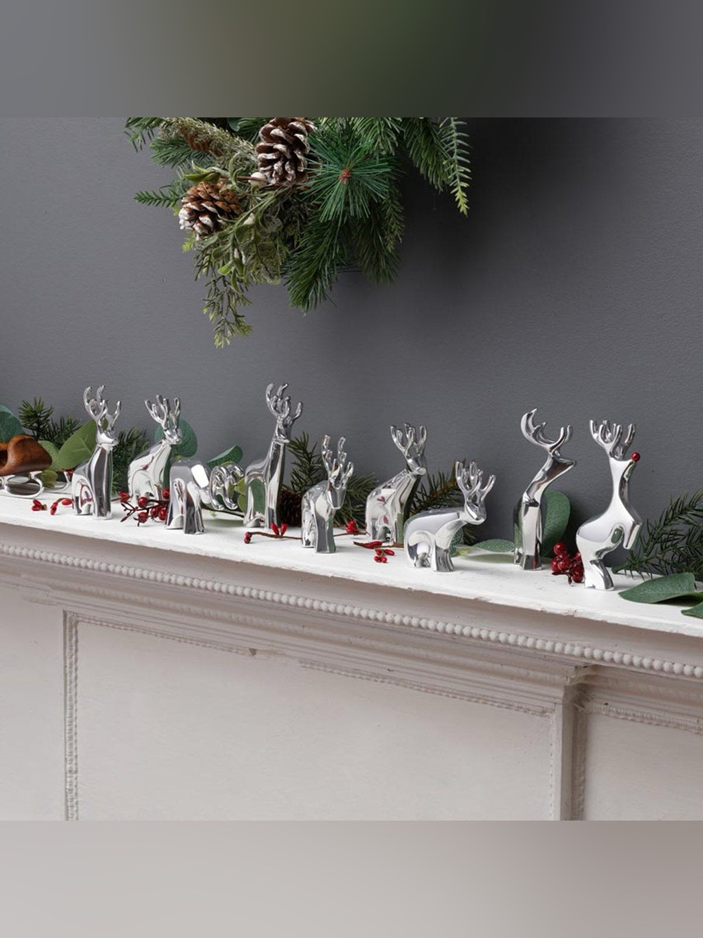 NAMBE 10 PIECE SLEIGH AND REINDEER WITH RUDOLF EXCELLENT PRE-OWNED